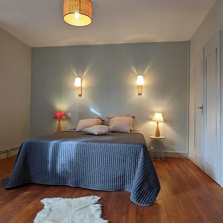 La Batisse Du Donjon