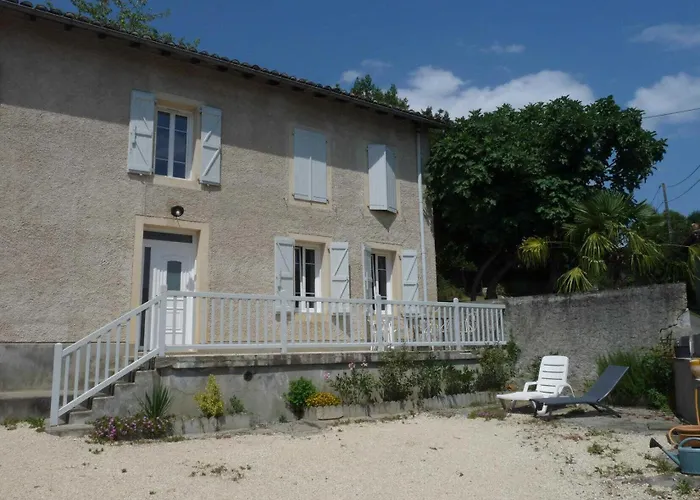 La Batisse Du Donjon