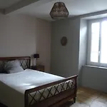 La Batisse Du Donjon Casa de Férias *