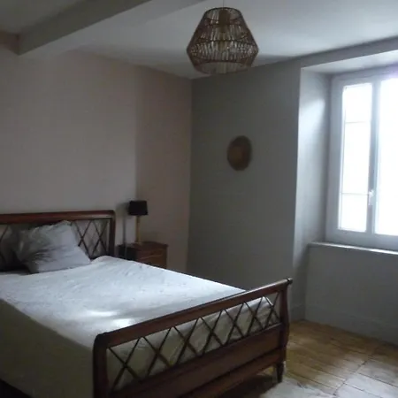 Hébergement de vacances La Batisse Du Donjon *