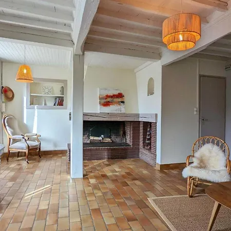 Holiday home La Batisse Du Donjon *