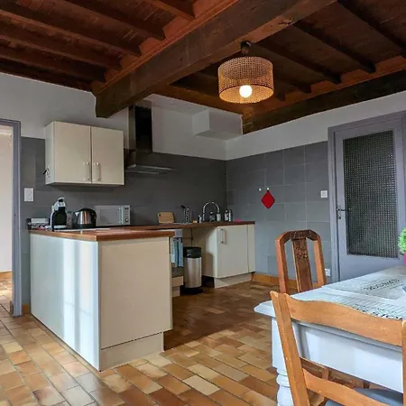 La Batisse Du Donjon * Montespan