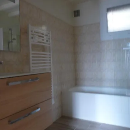 La Batisse Du Donjon