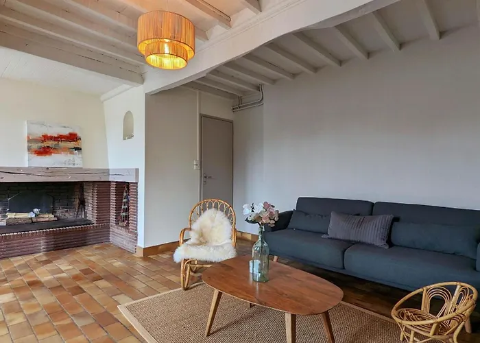 La Batisse Du Donjon * Montespan