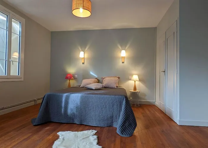 La Batisse Du Donjon