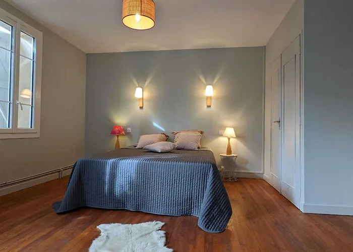 La Batisse Du Donjon