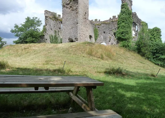 La Batisse Du Donjon Сasa de vacaciones *