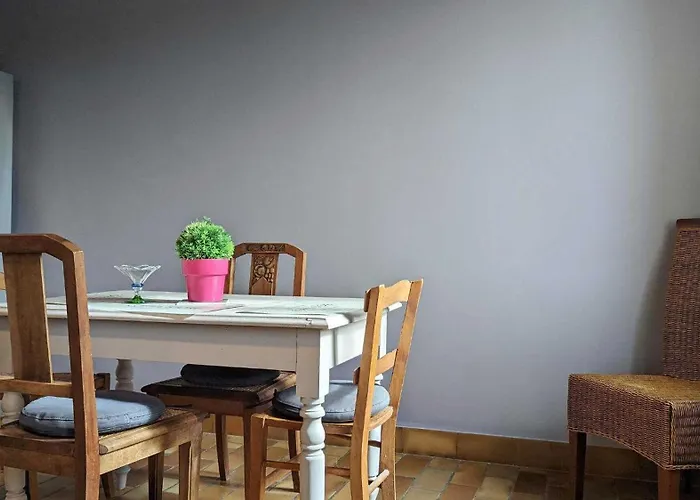 La Batisse Du Donjon * Montespan