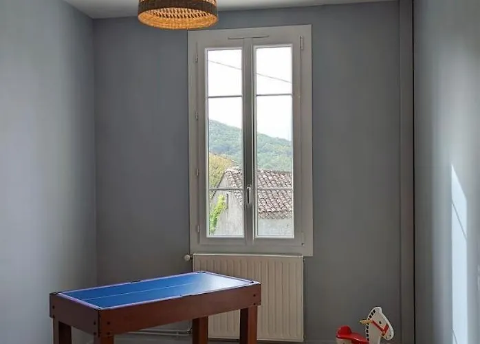 La Batisse Du Donjon *