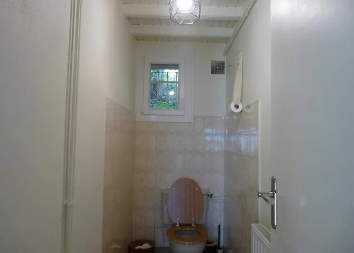 La Batisse Du Donjon